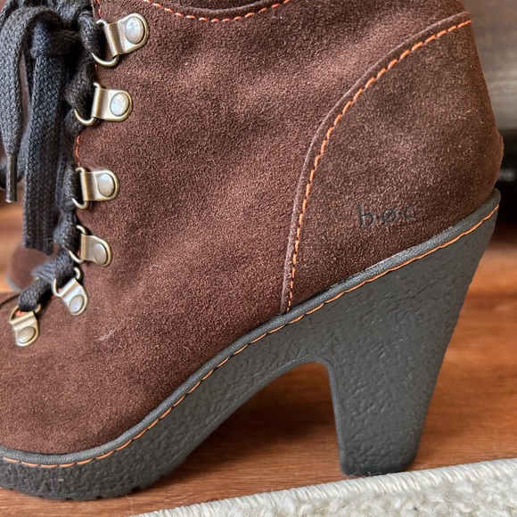 B.o.C Brown Suede Ankle Boots with Black Heel Women’s size 6 - Picture 2 of 9